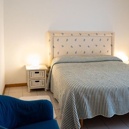 Elegant Apartment In Residence With Pool Acireale Luaran gambar
