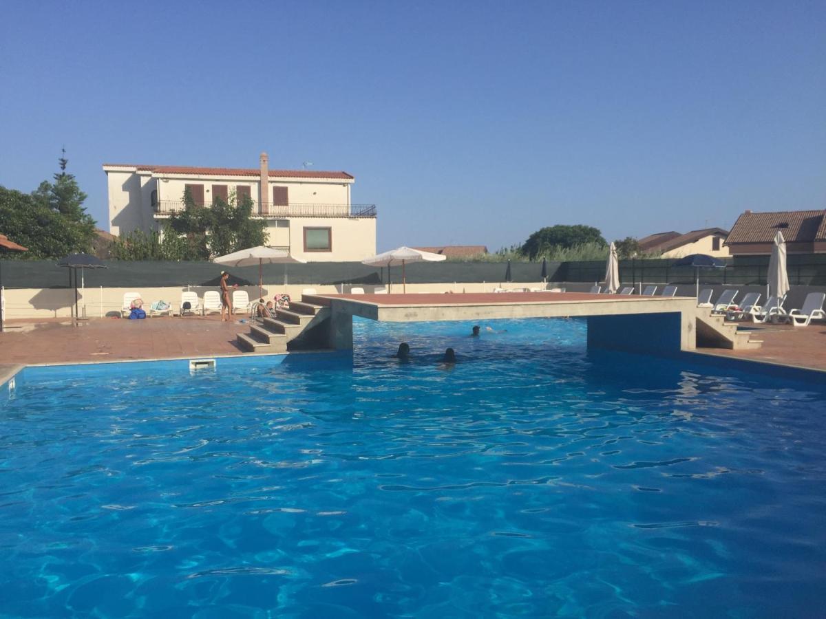 Elegant Apartment In Residence With Pool Acireale Luaran gambar