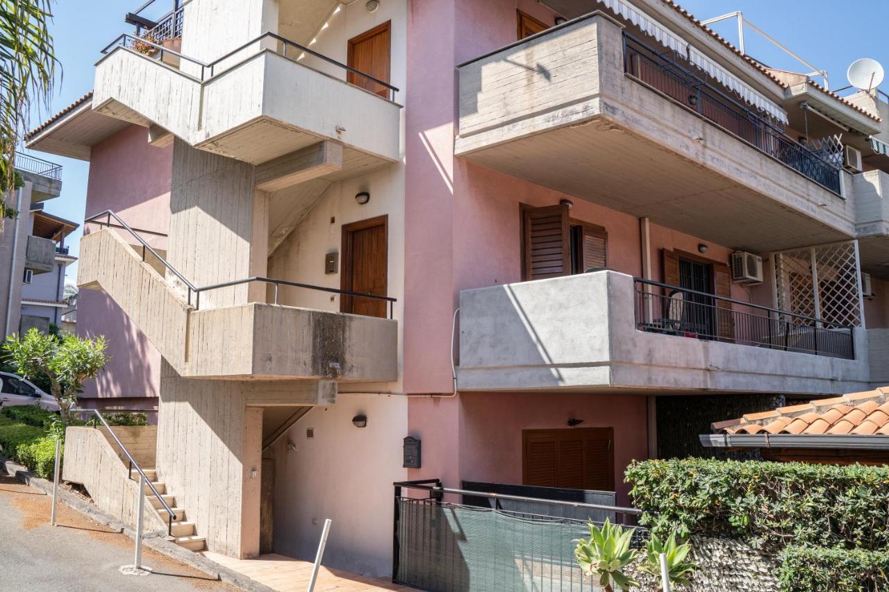Elegant Apartment In Residence With Pool Acireale Luaran gambar